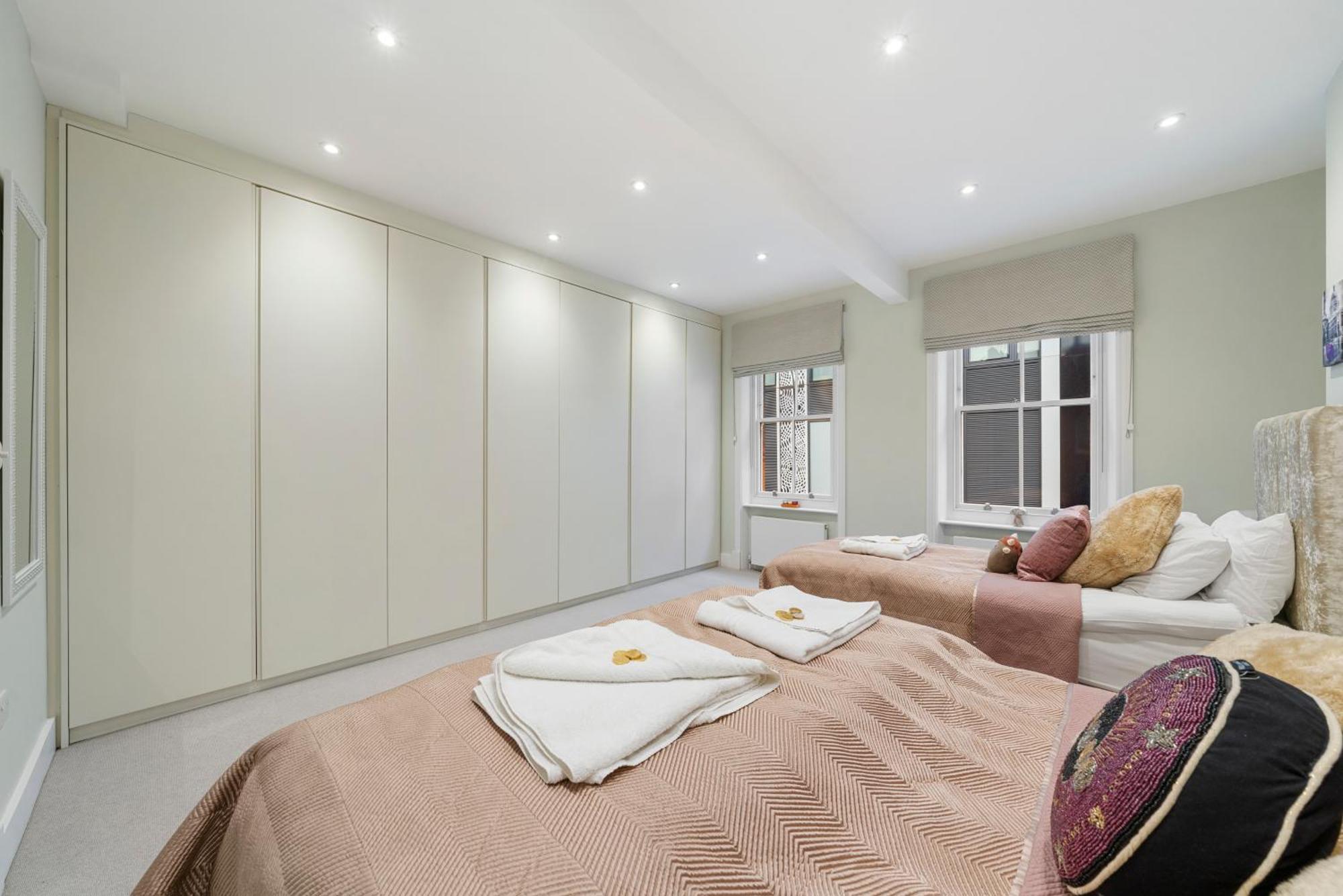 Chic 2 Bed Maisonette In Mayfair 32A Londen Buitenkant foto